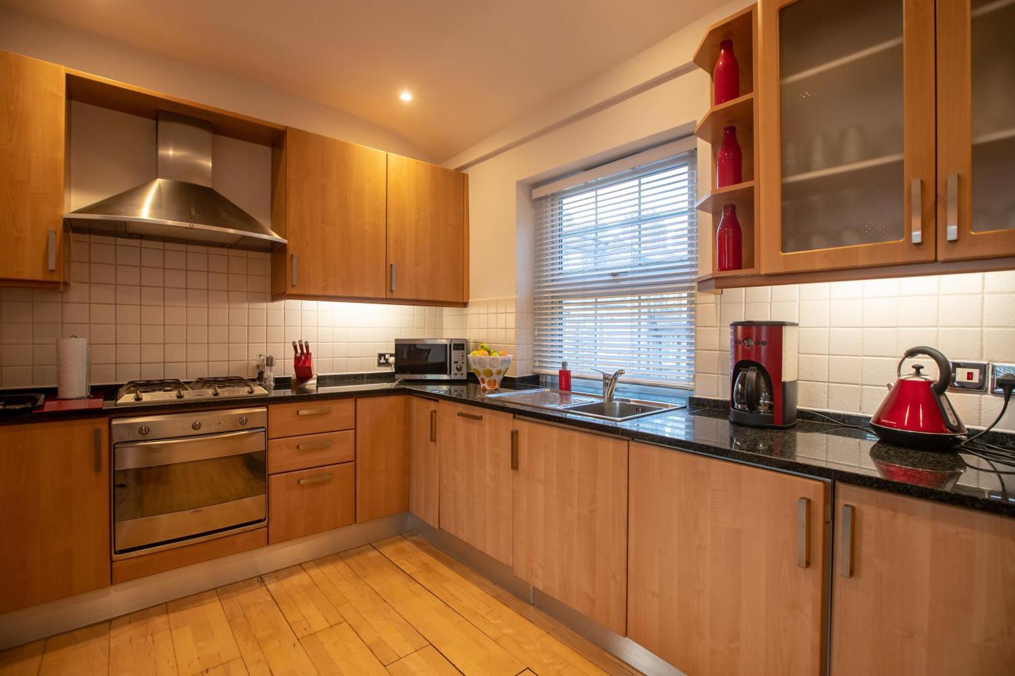 The Zenscape - Chic 2 Bedroom In Covent Garden L Sleeps 6 With Sofa Bed L Prime Location Free Wifi L Perfect For Business & Leisure Travelers L 15percent Off Weekly & 20percent Off Monthly Stays! Lägenhet *