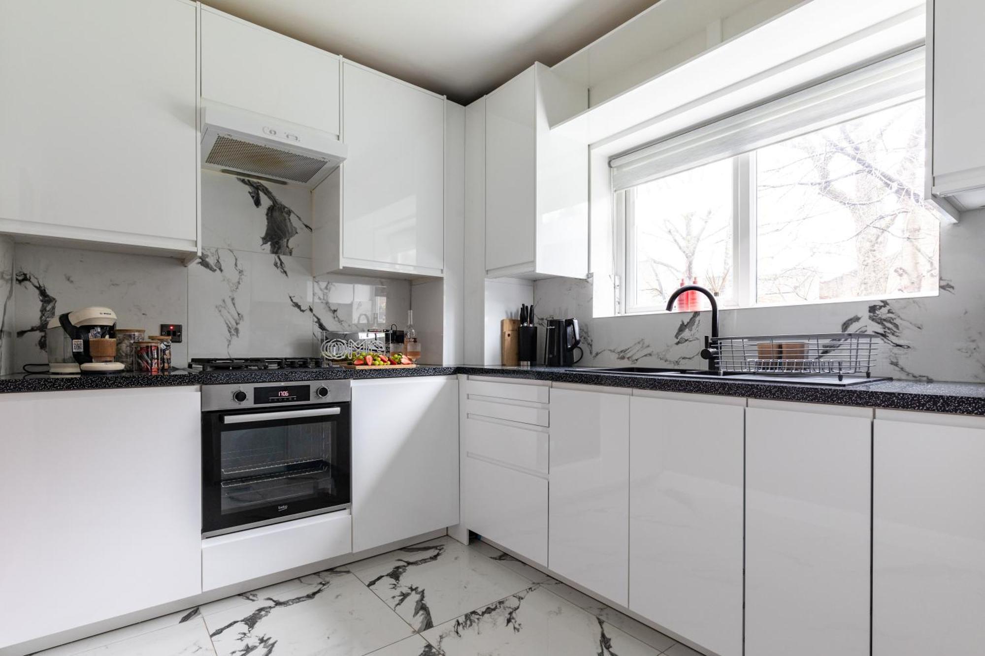 Stylish & Spacious 3bed In Putney * Londen