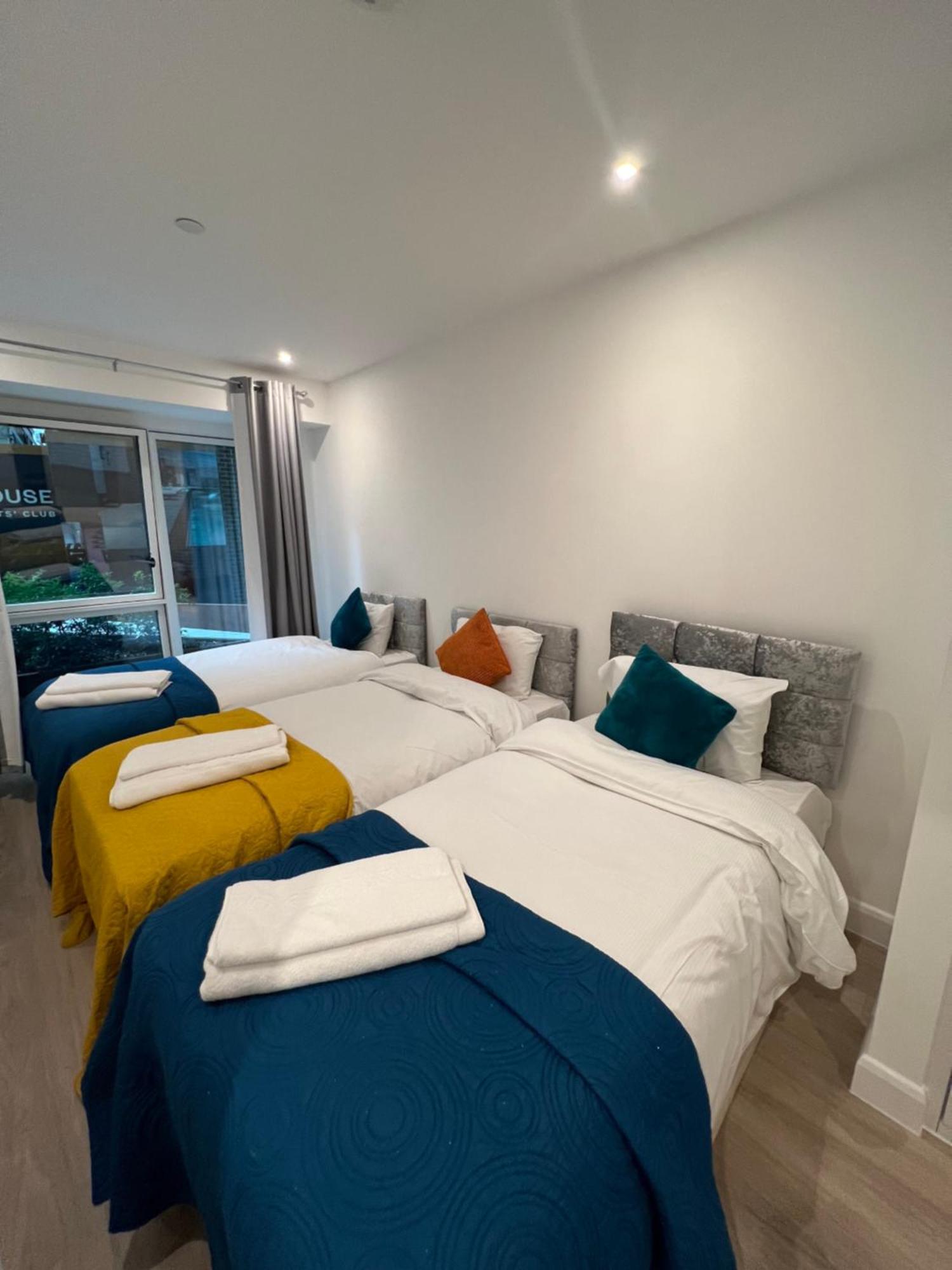 2&3 Bedrooms Near Excel - Modern Spacious For Larger Groups Appartement *