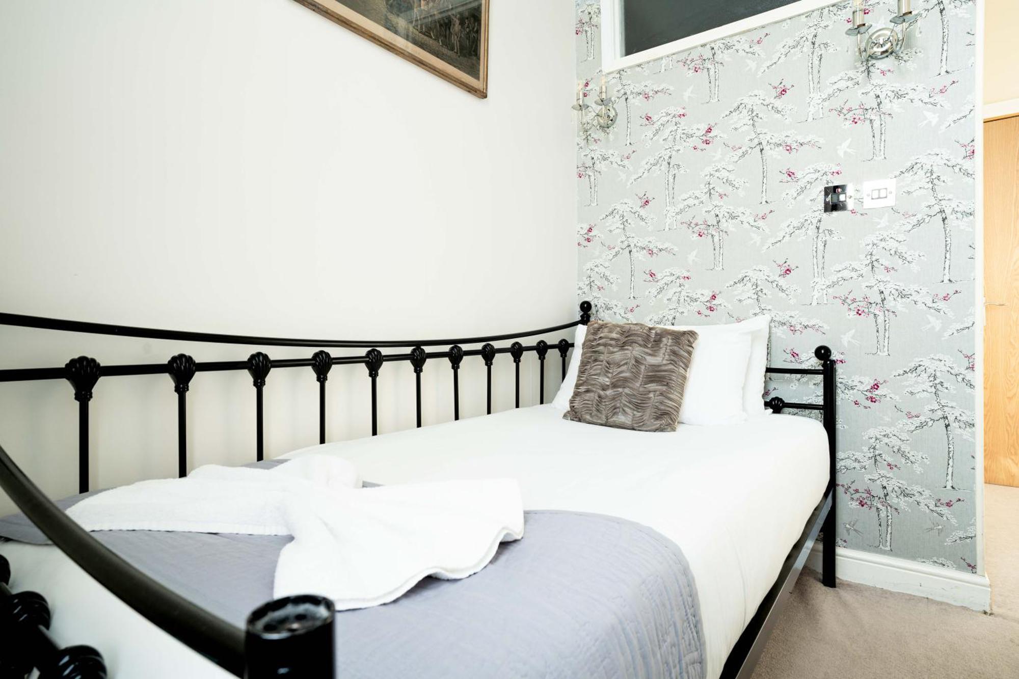 Lancaster Court Hotel London