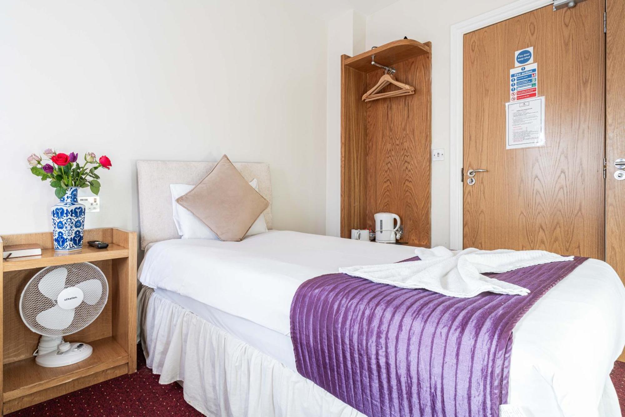 Lancaster Court 3* London