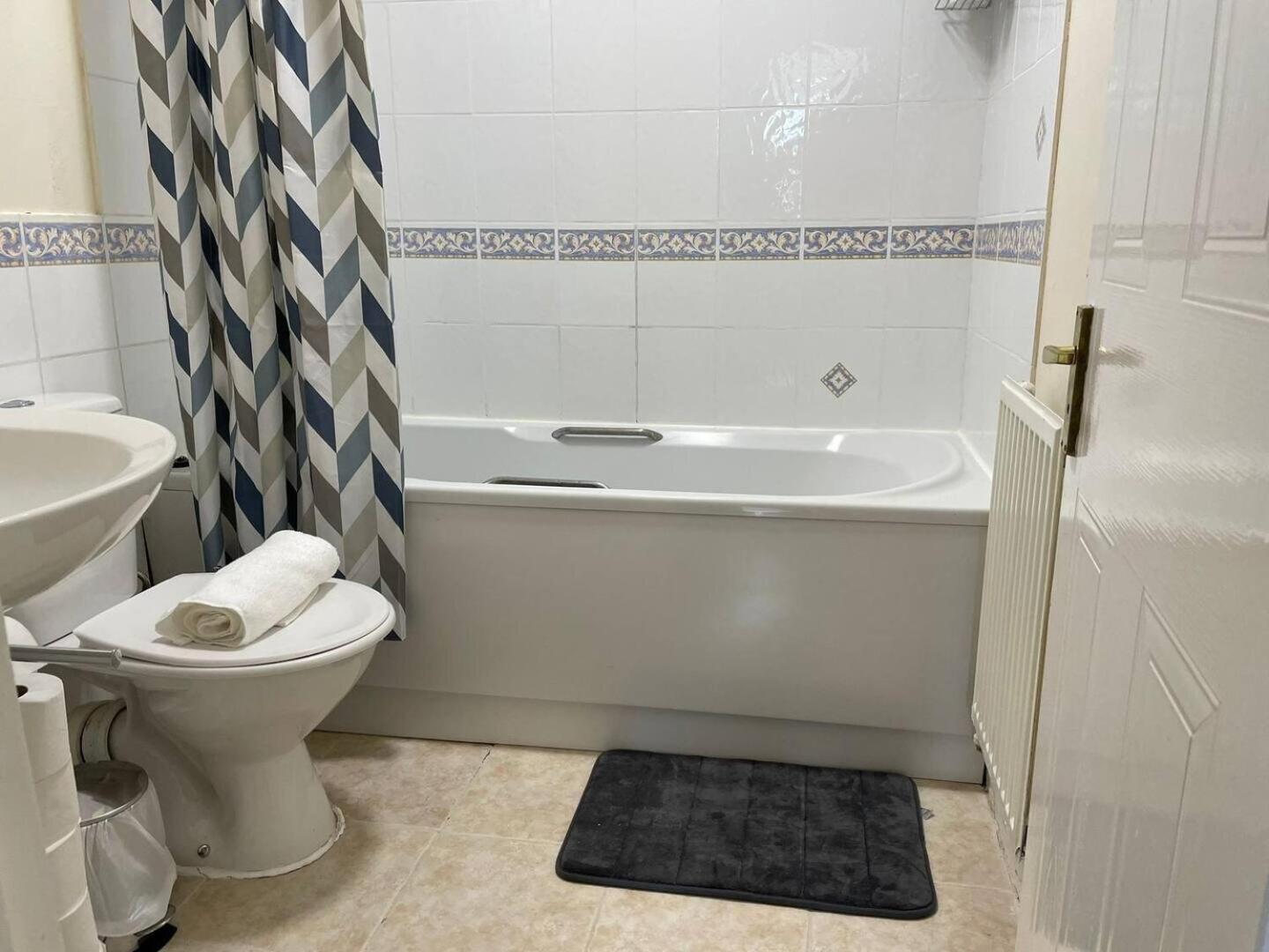 Leilighet 4min Walk Uni Of East 1br London