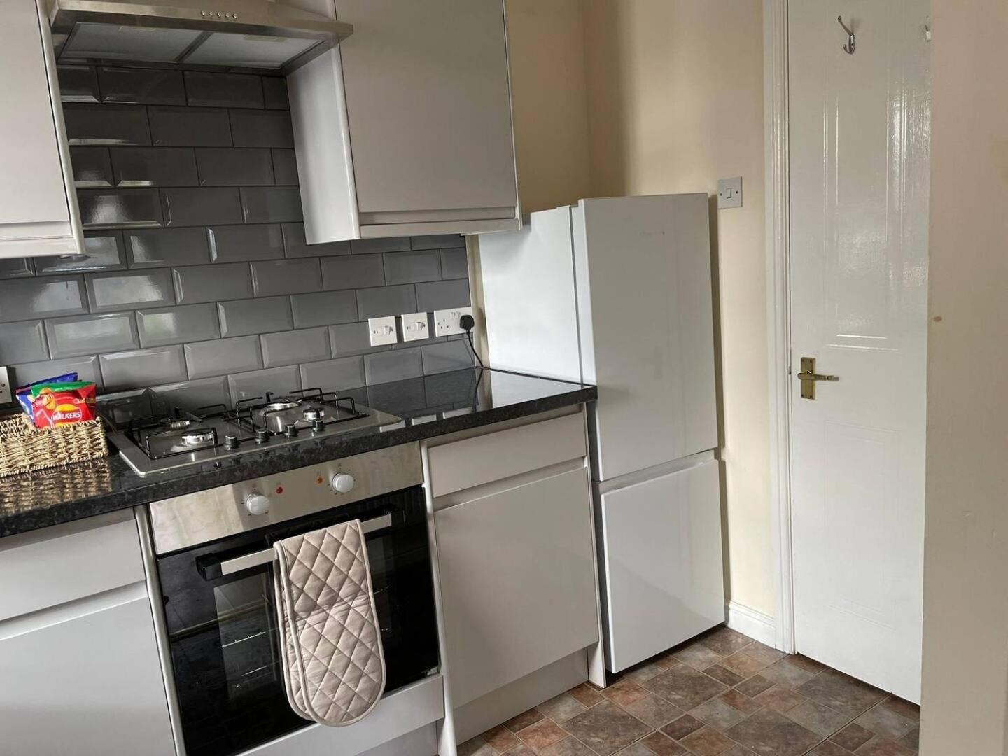 4min Walk Uni Of East 1br * London