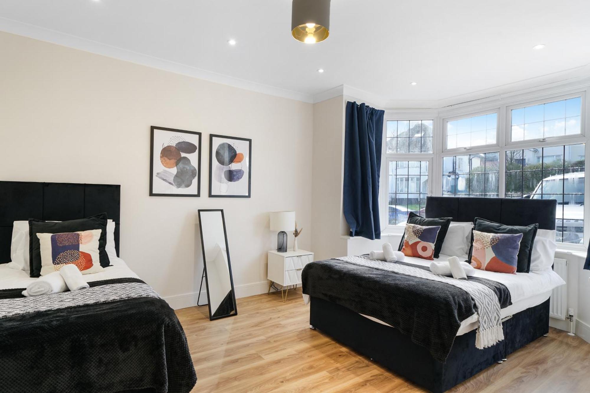 Feriehus Luxurious House In Wembley - Garden London