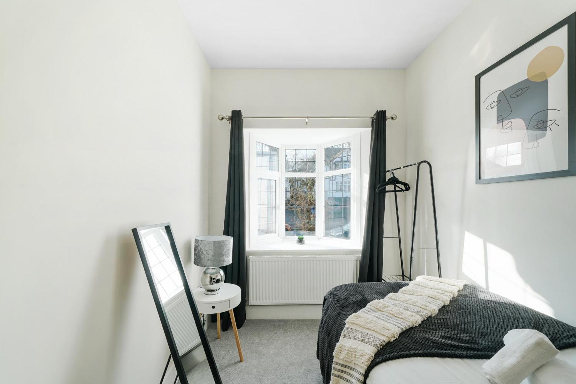 Luxurious House In Wembley - Garden Feriehus London