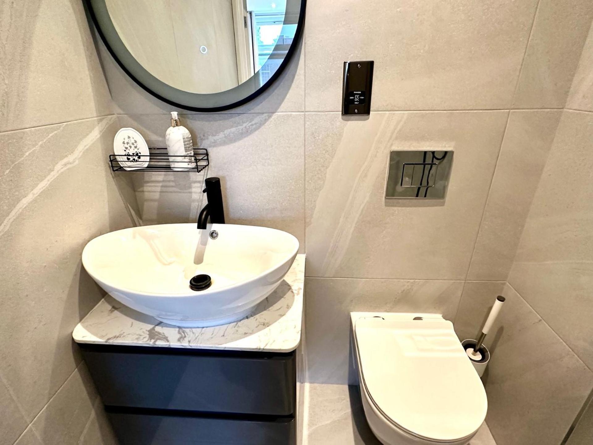Spacious En-suite Private Bath And Kitchen Studio Flat Canary Wharf No 3 Lejlighed *