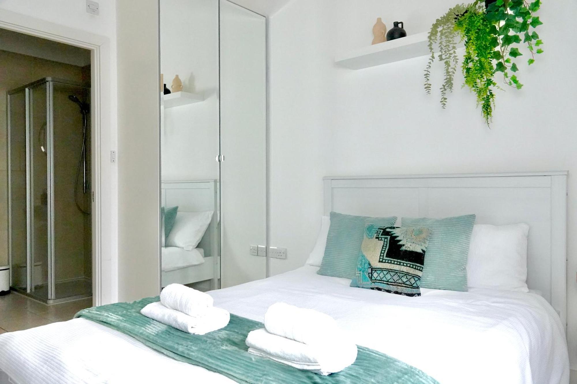 Luxury, Spacious 2 Bed Flat In Lejlighed London