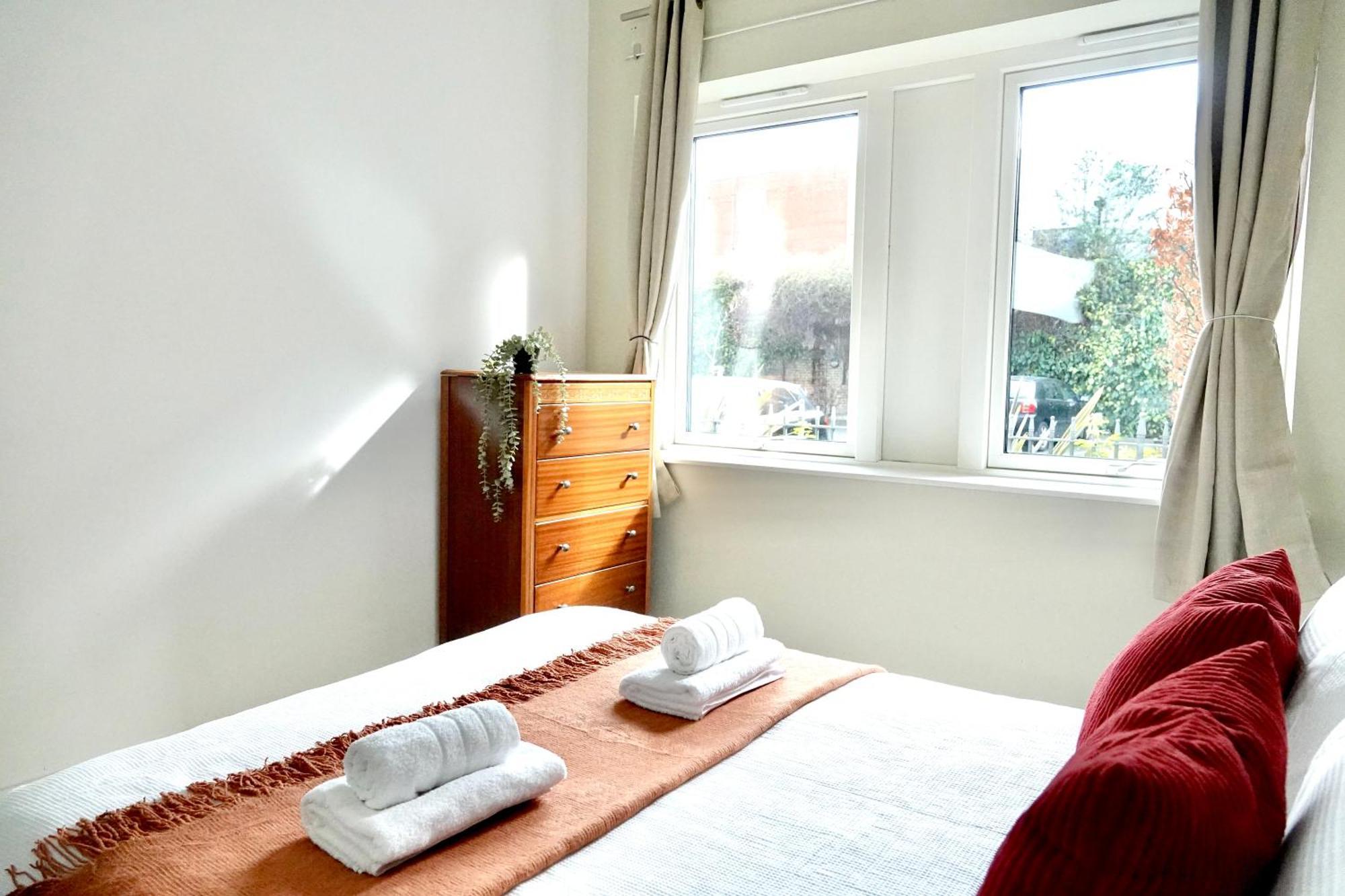 Luxury, Spacious 2 Bed Flat In Lejlighed *