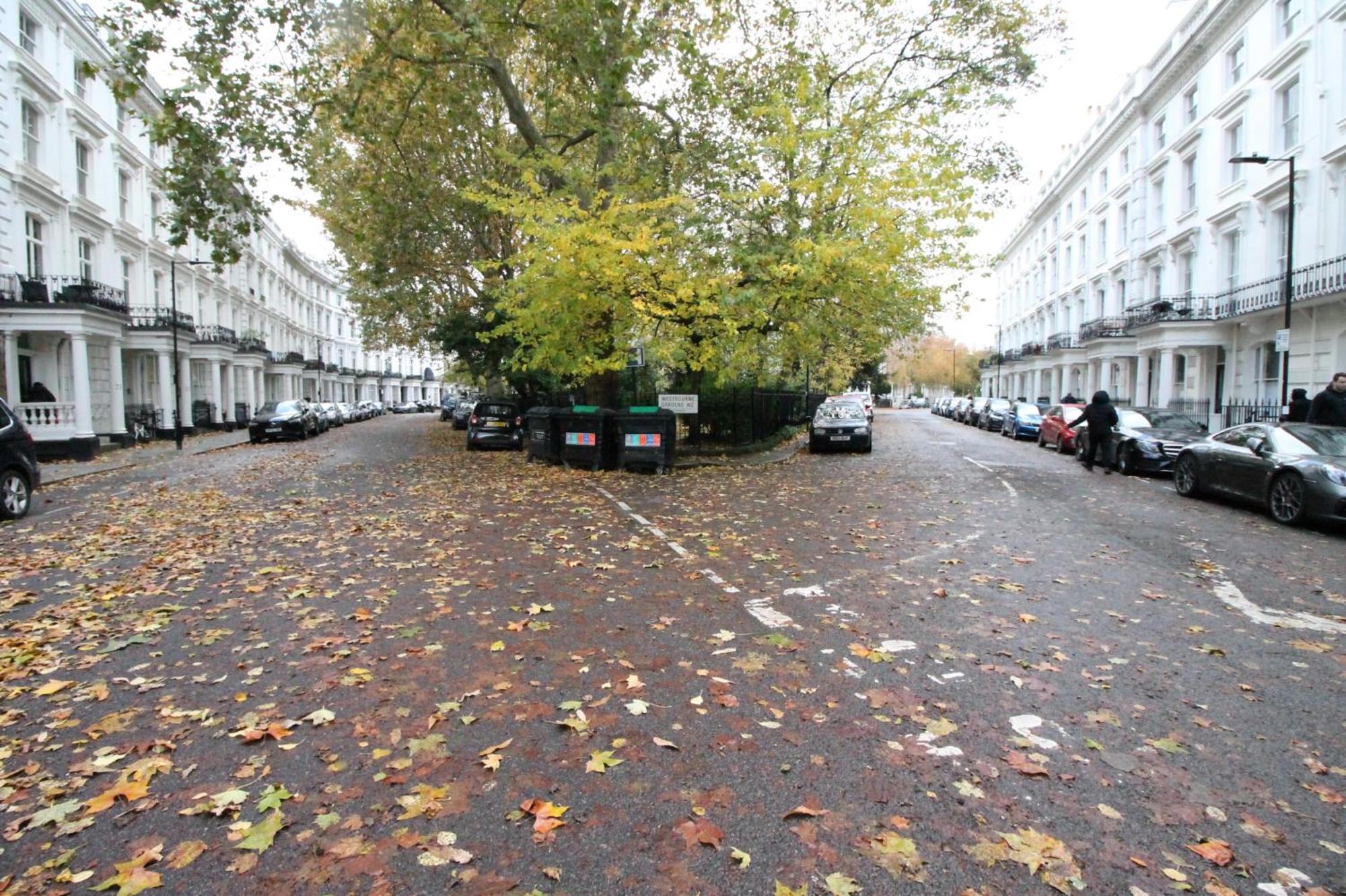 Trendy 2bedroom And 2 Bathroom Flat, Quiet Nottinghill Street Appartement Londen
