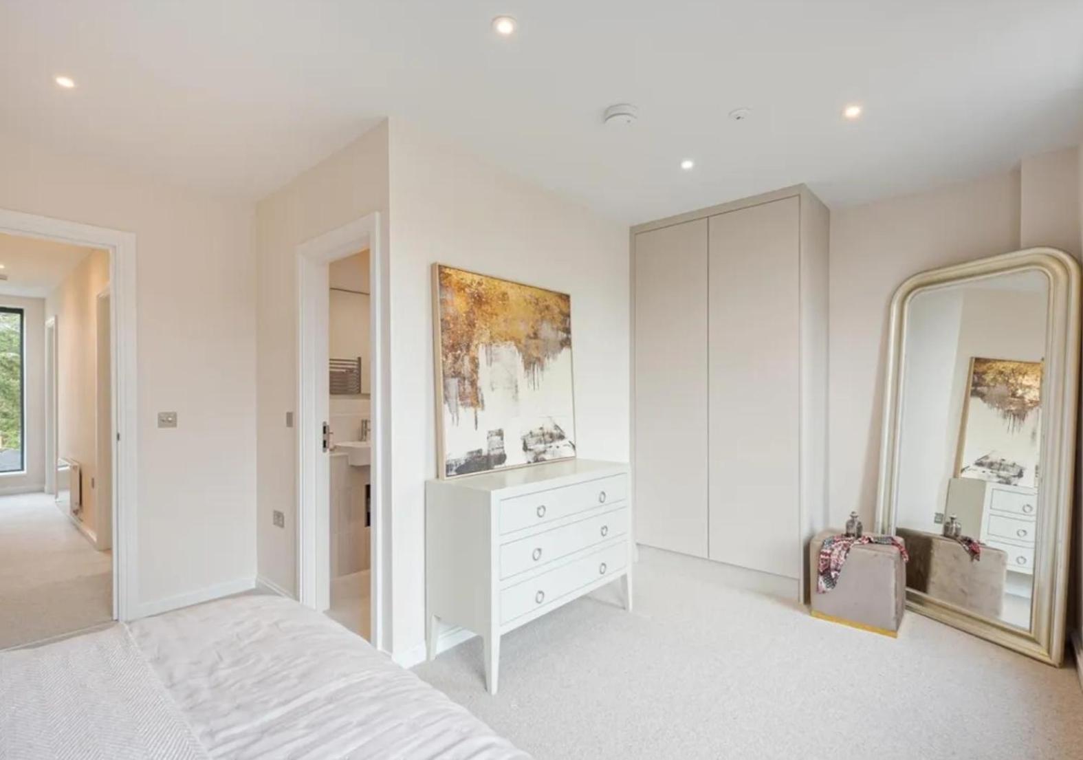 Lägenhet Kings Mews Elegance: City Sparrow's Premier 2-bedroom Residences *