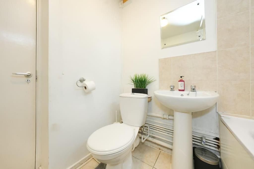 Appartement Oasis Flat With High-speed Broadband And Free Parking