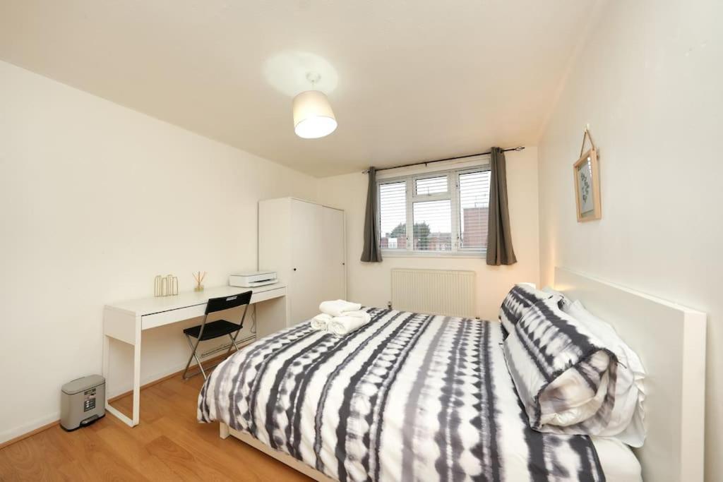 Oasis Flat With High-speed Broadband And Free Parking Appartement Londen