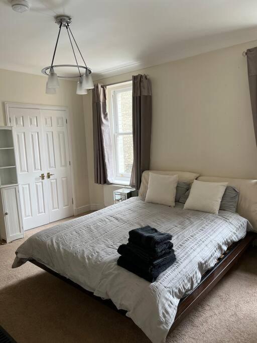 Luxury 3 Bedroom, 3 Bath By Oxford St & Soho Apartment *