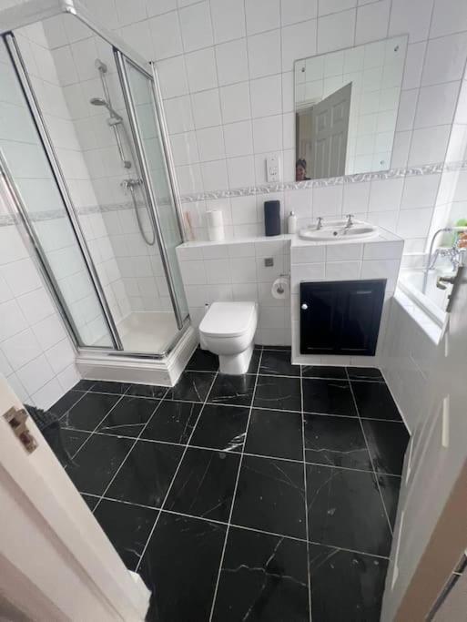 Luxury 3 Bedroom, 3 Bath By Oxford St & Soho Apartment *