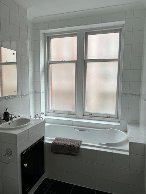 Apartment Luxury 3 Bedroom, 3 Bath By Oxford St & Soho