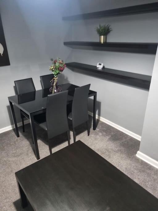 Comfy 1st Floor Flat, Sleeps 4 Lägenhet London