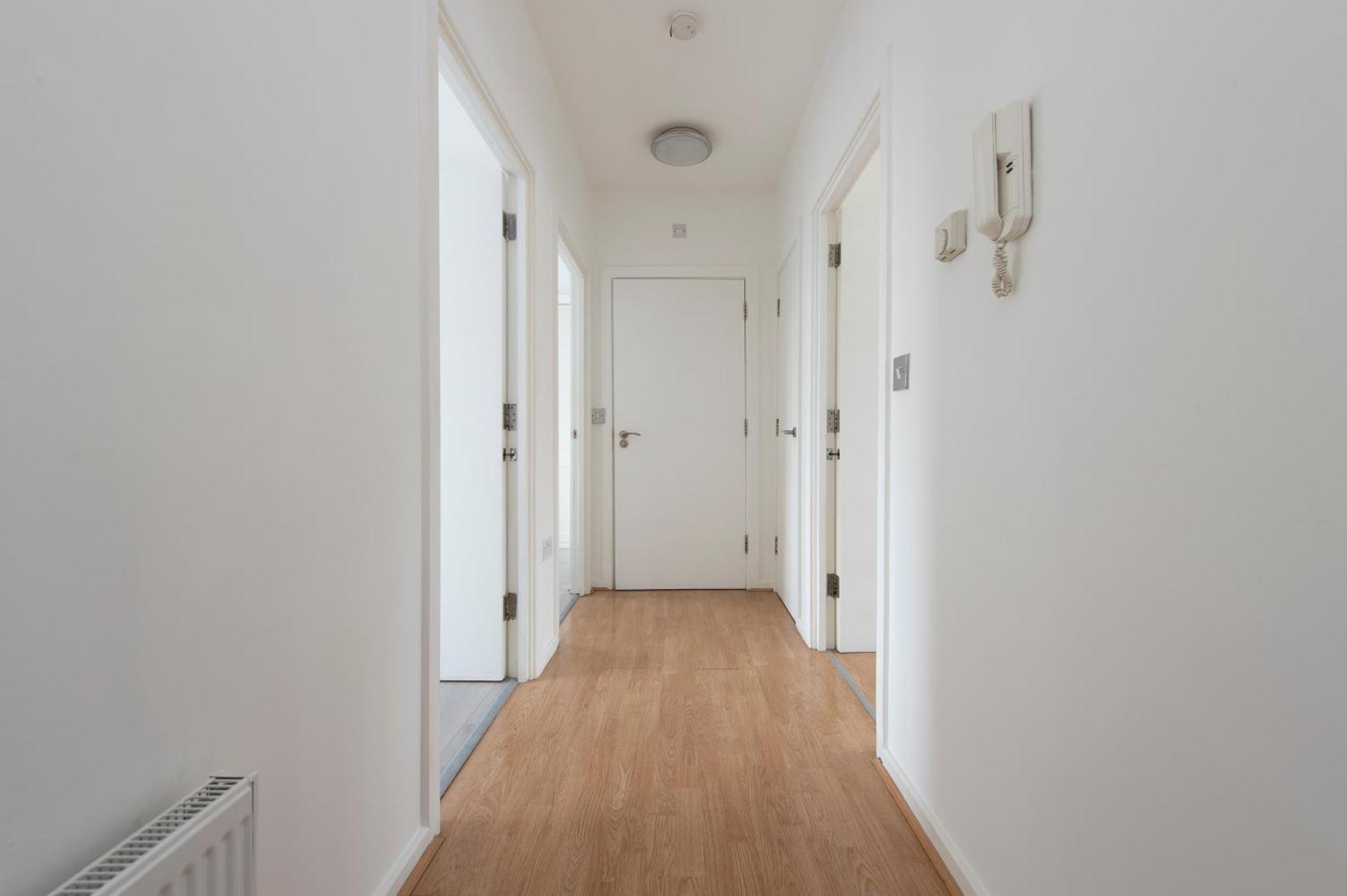 Modern Luxury By Bow Road Station Leilighet London