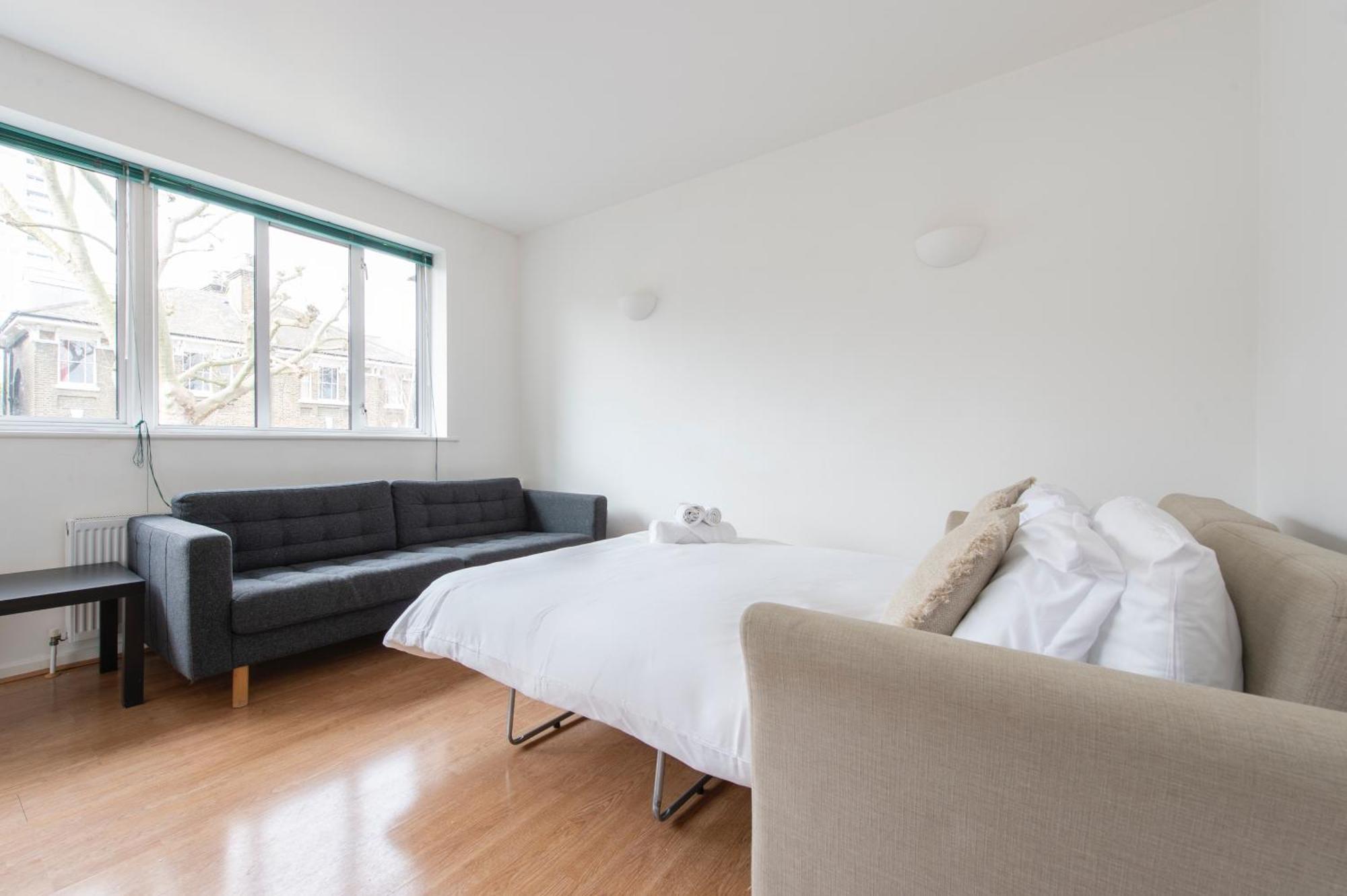 Modern Luxury By Bow Road Station Leilighet London