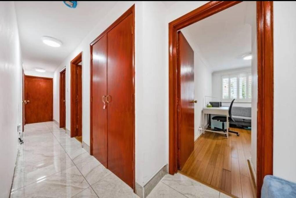 Spacious 3-bed Cosy Flat In Westminster London