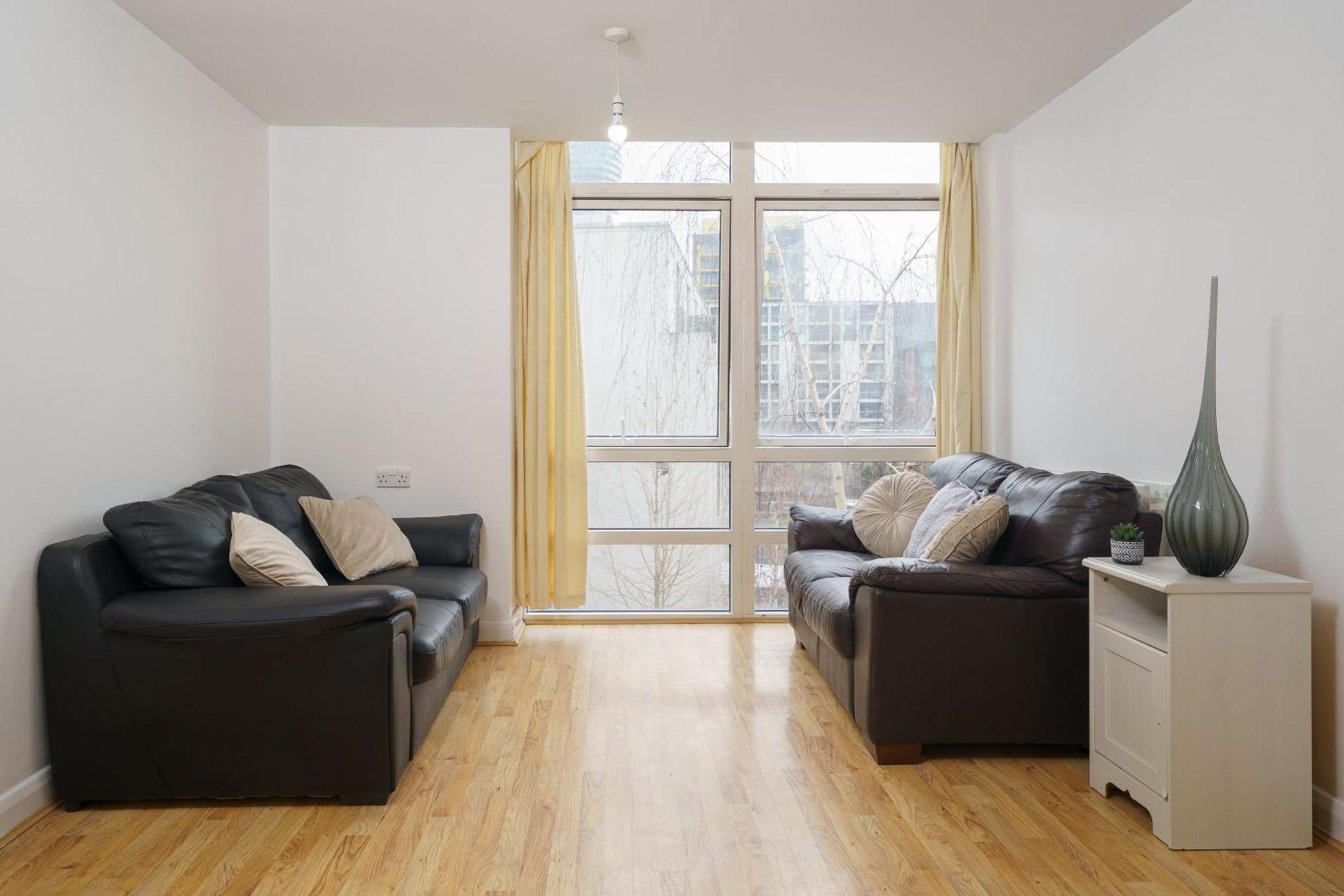 Apartment Beautiful 1 Bed With Living *