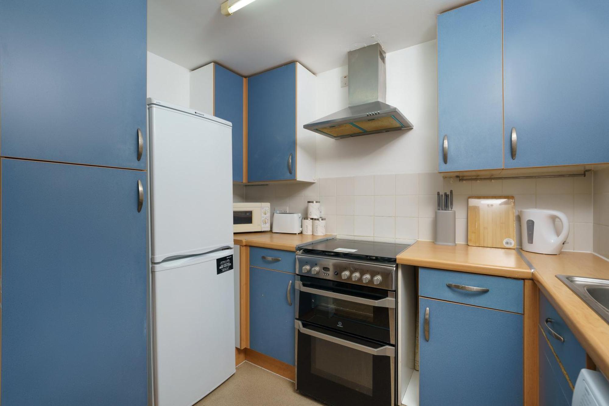 Beautiful 1 Bed With Living *