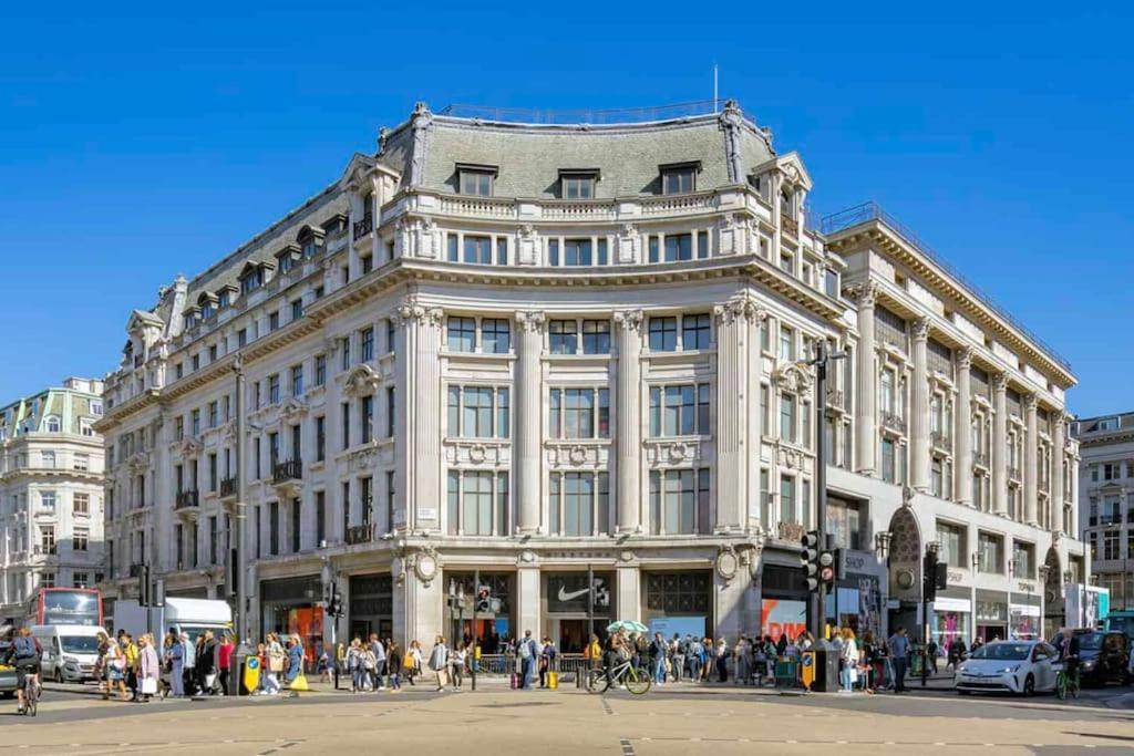 Huge 1 Bed -sleeps 4 De Lux Soho Fitzrovia * London