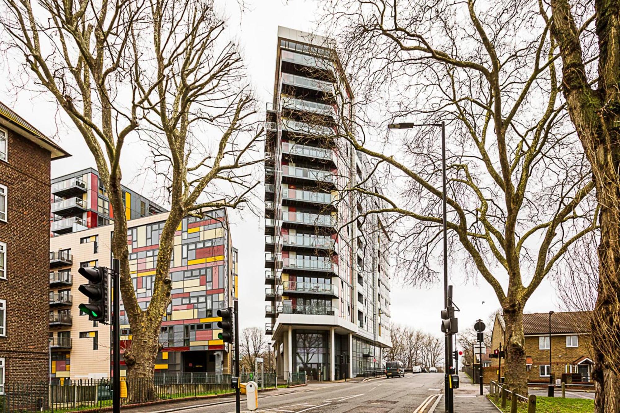 Vibrant And Modern With Canal Views Londen