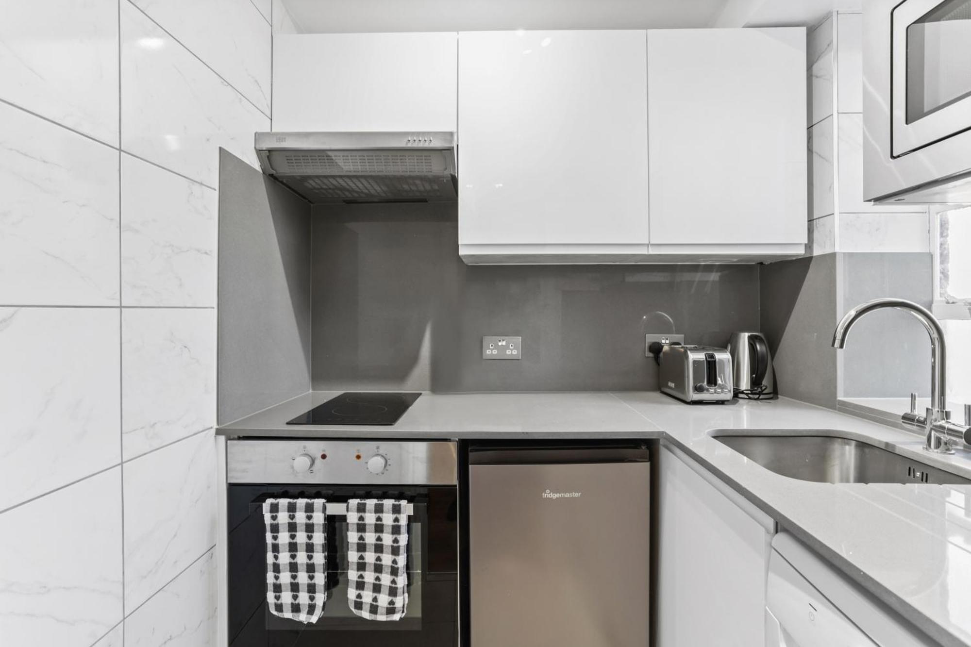 Apartment Capital 516, Chelsea Cloisters *