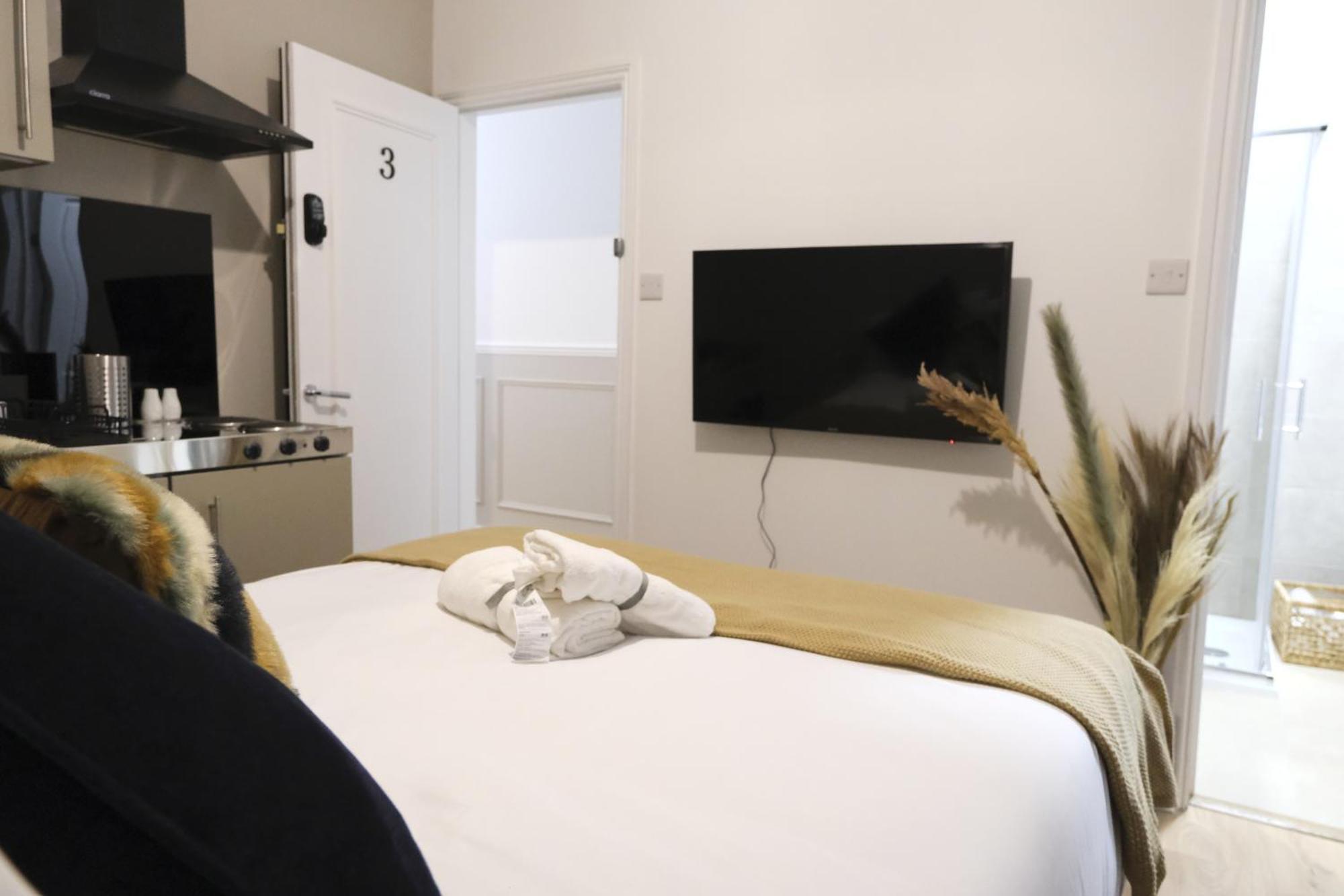 Stylish Studio Apartments, Willesden * Londen