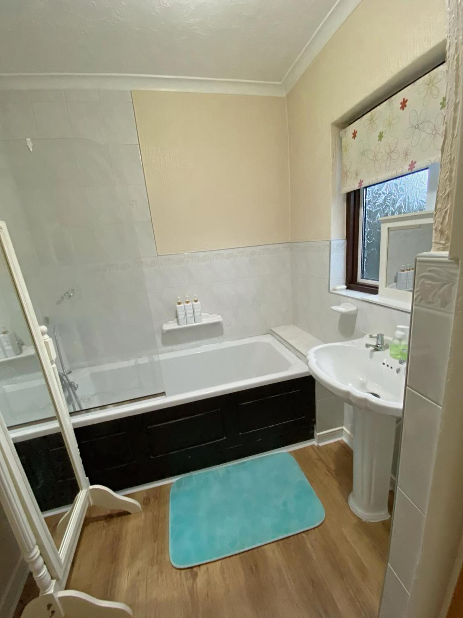 Ferienhaus Barking House Sleeps 11 - Parking - Train Tube - Airport London