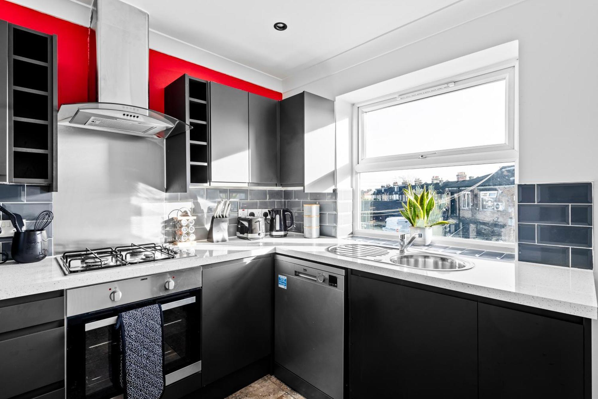 Cosy 2 Bedroom Flat In East Ham, Close To Excel Apartment