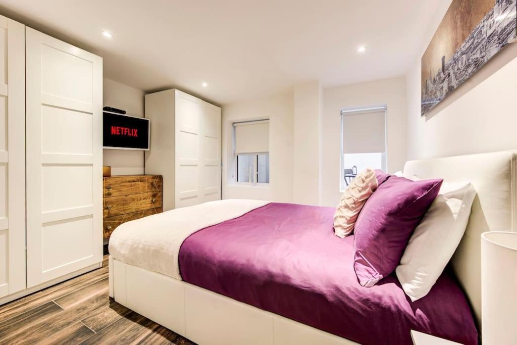 Luxury 1 Bed With Private Terrace & Parking - Heart Of Wanstead Village Appartement