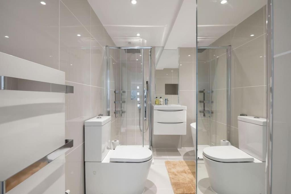 Luxury 1 Bed With Private Terrace & Parking - Heart Of Wanstead Village Appartement *