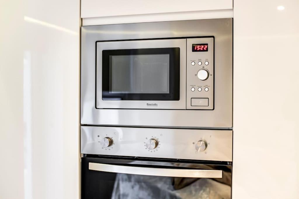 Luxury 1 Bed With Private Terrace & Parking - Heart Of Wanstead Village Appartement *