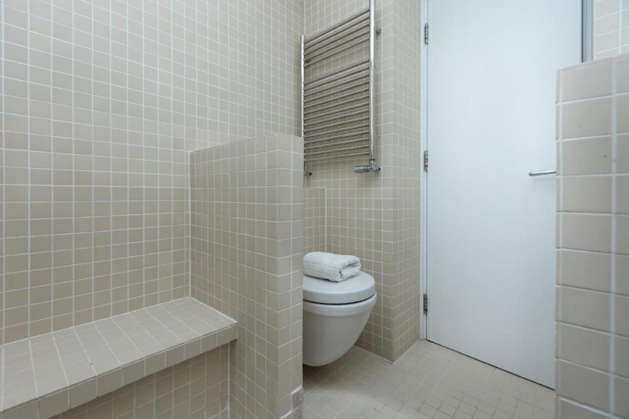 Urban Bourbon At Notting Hill Apartment *