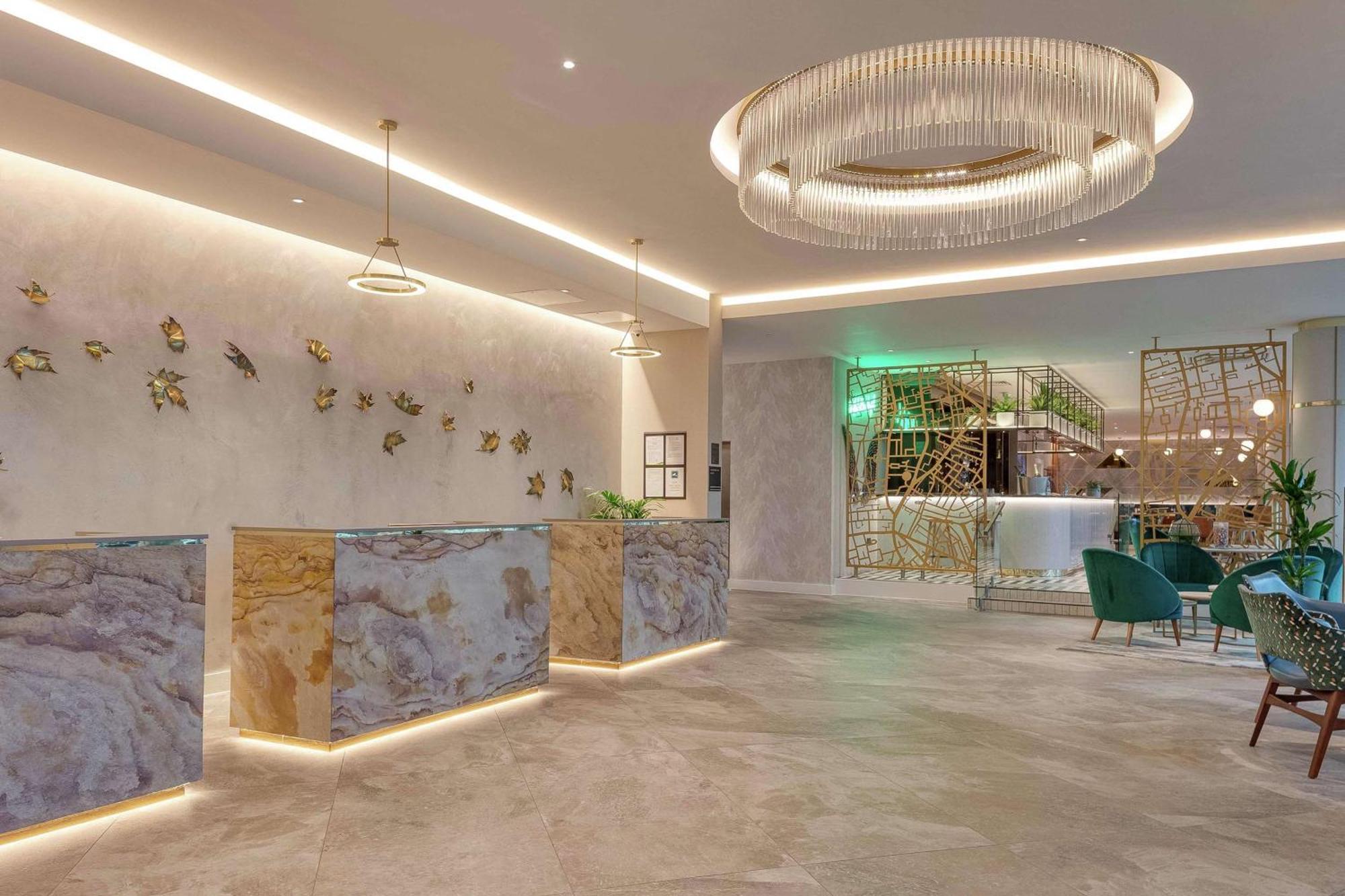 Hotell Hilton Angel Islington 4*