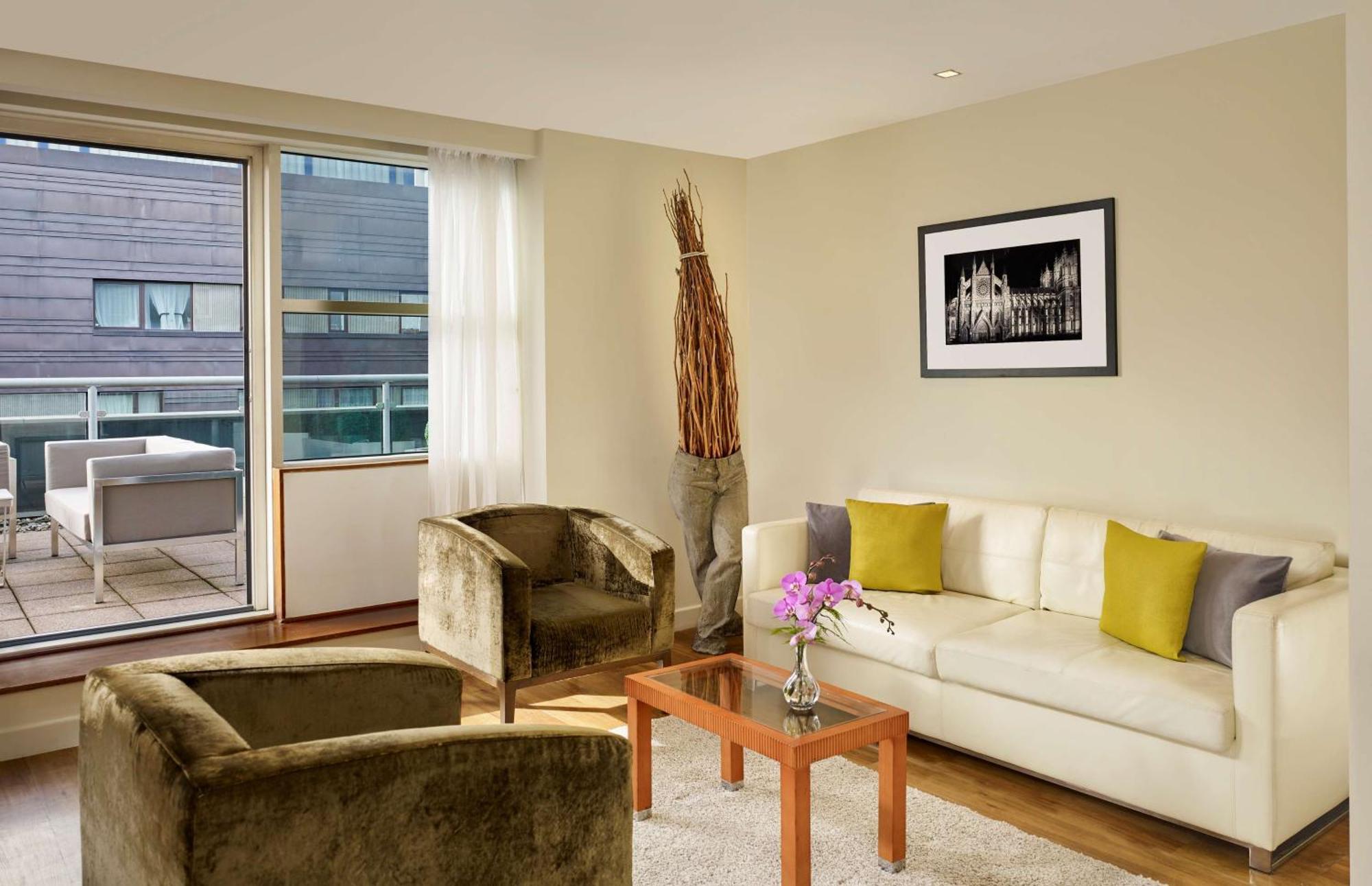 Park Plaza Victoria 4*