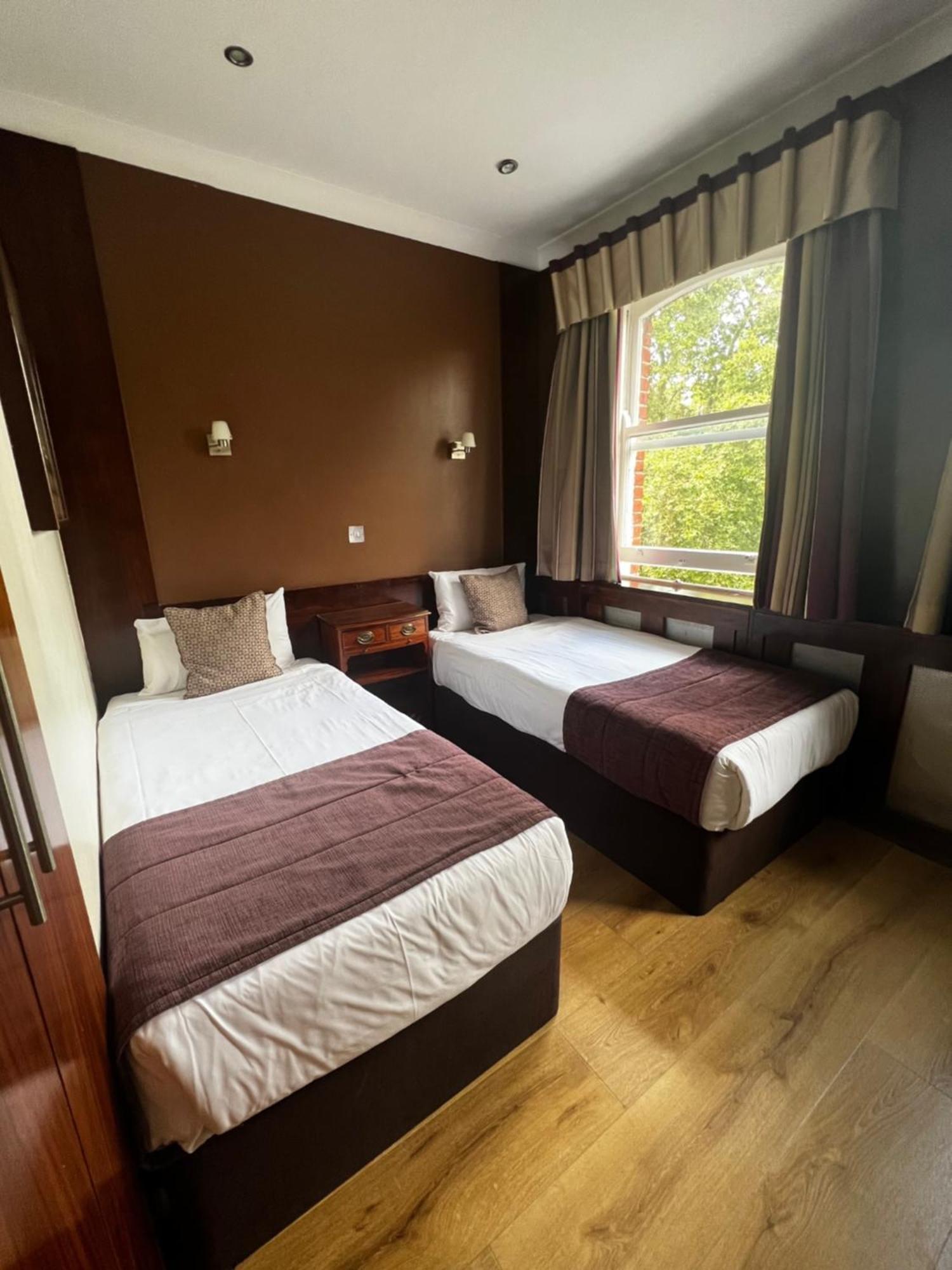 Garden View Hotell 3*