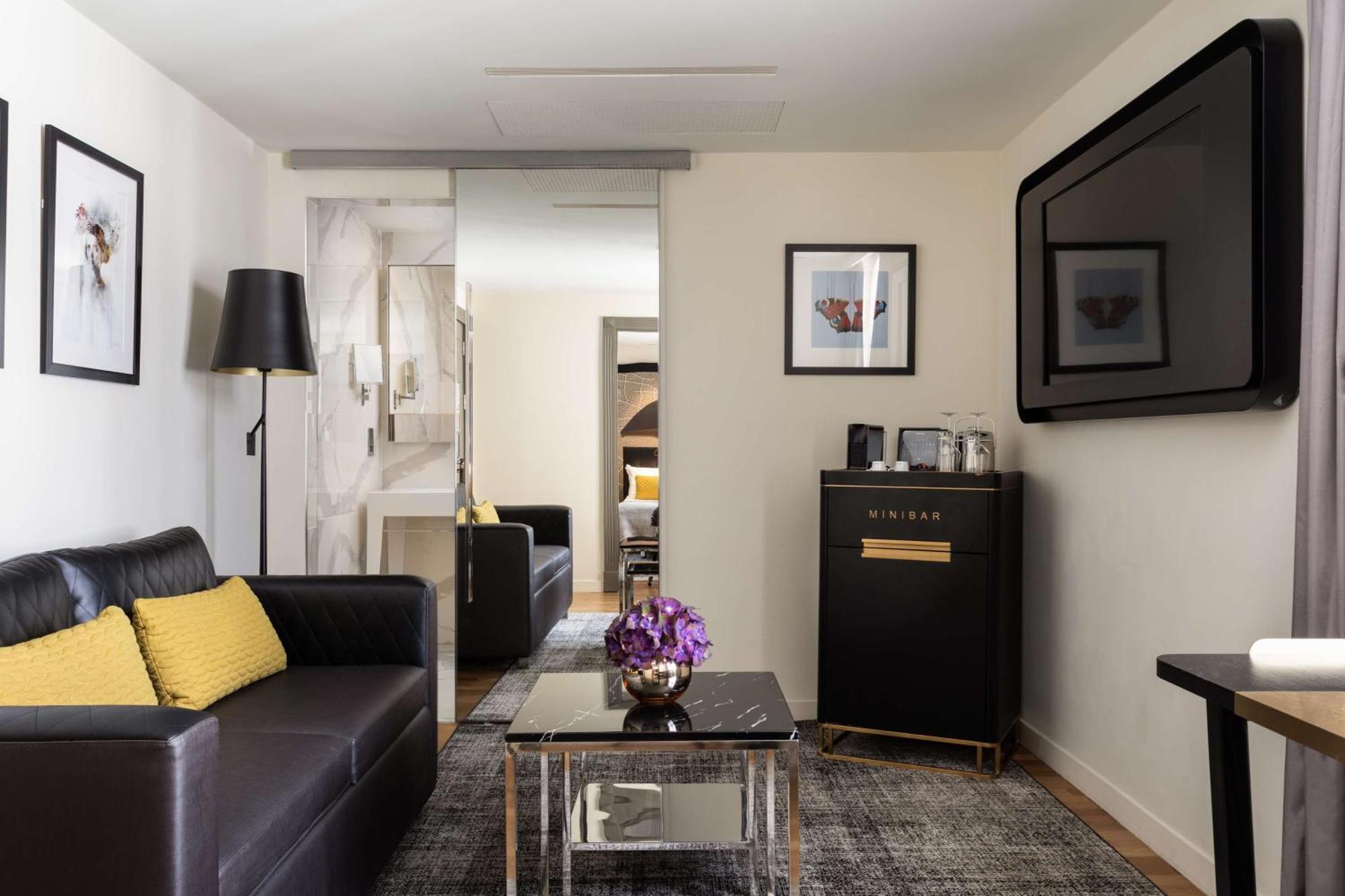 Holmes 4* London