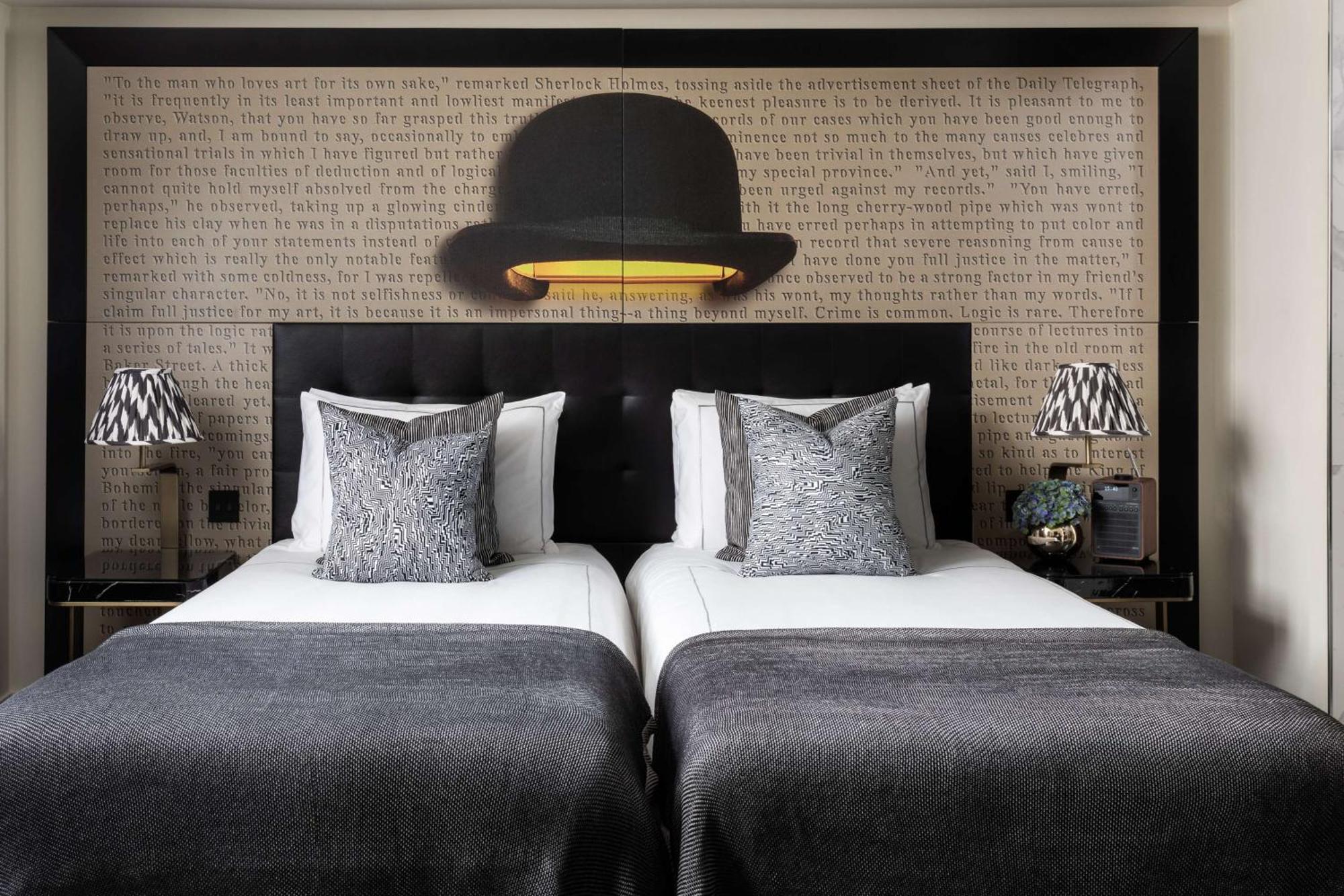 Hotel Holmes 4*