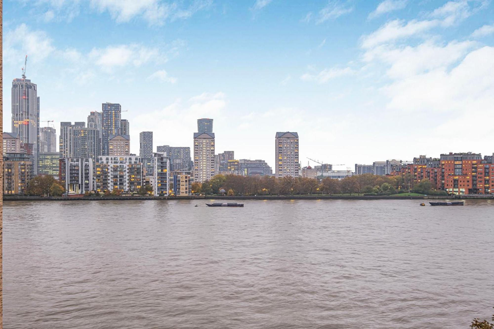 Accommodatie bij particulieren Two Stunning Bedrooms & Private Balcony & River View Londen