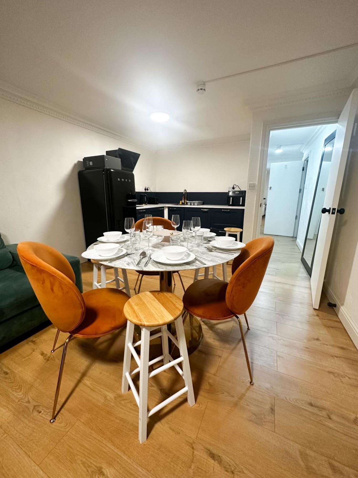 Flat 4, In Aldgate Lejlighed