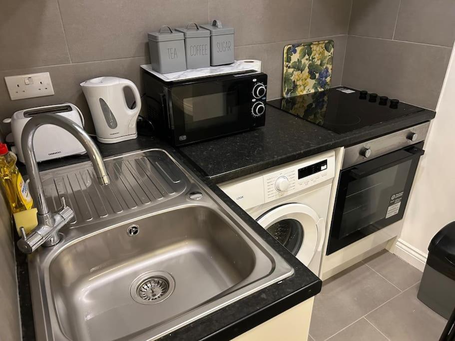 City Studio Escape Near Emirates Appartamento Londra