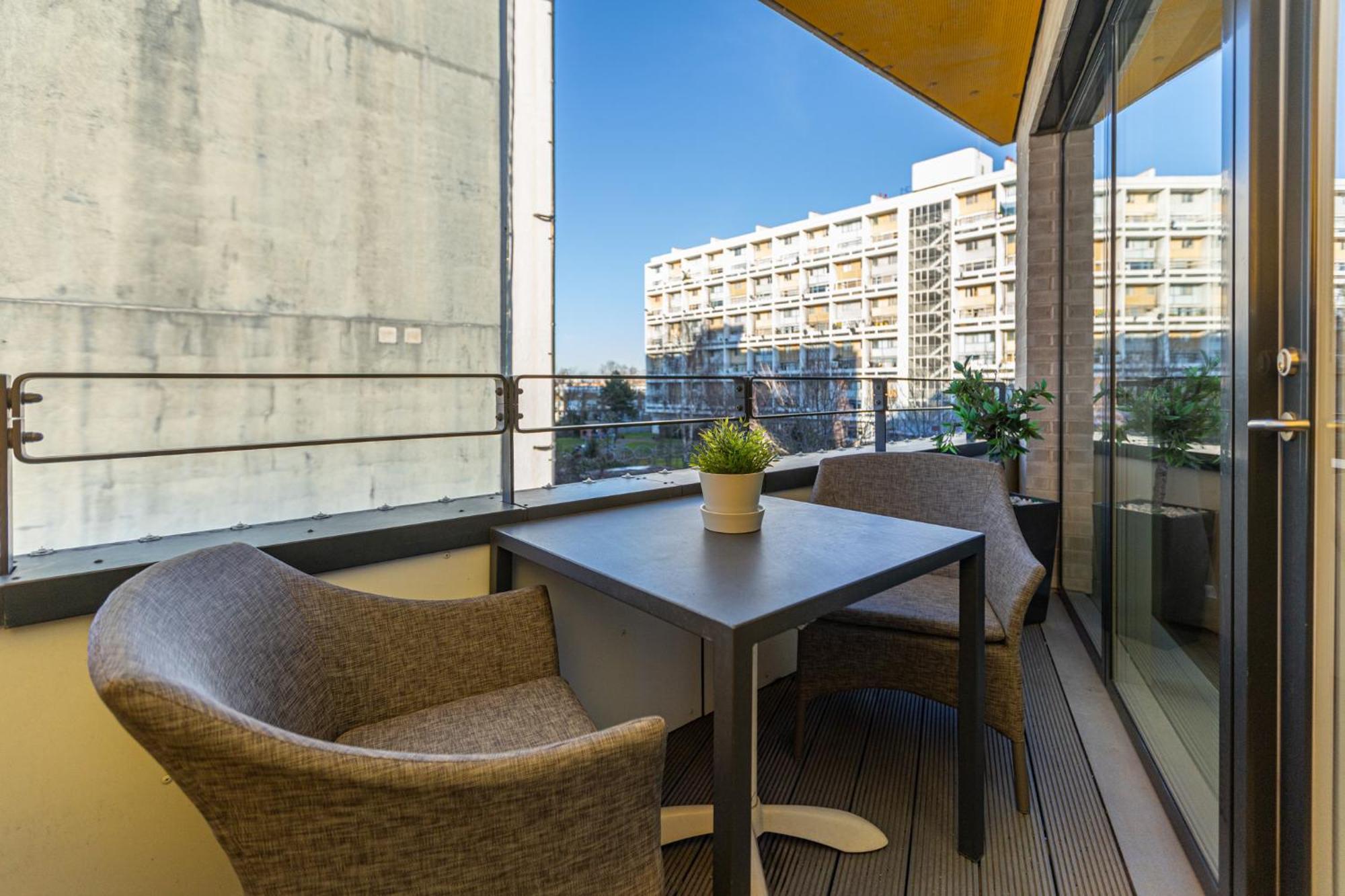 Modern New 2br Flat Wbalcony In Peaceful Brixton * Londen