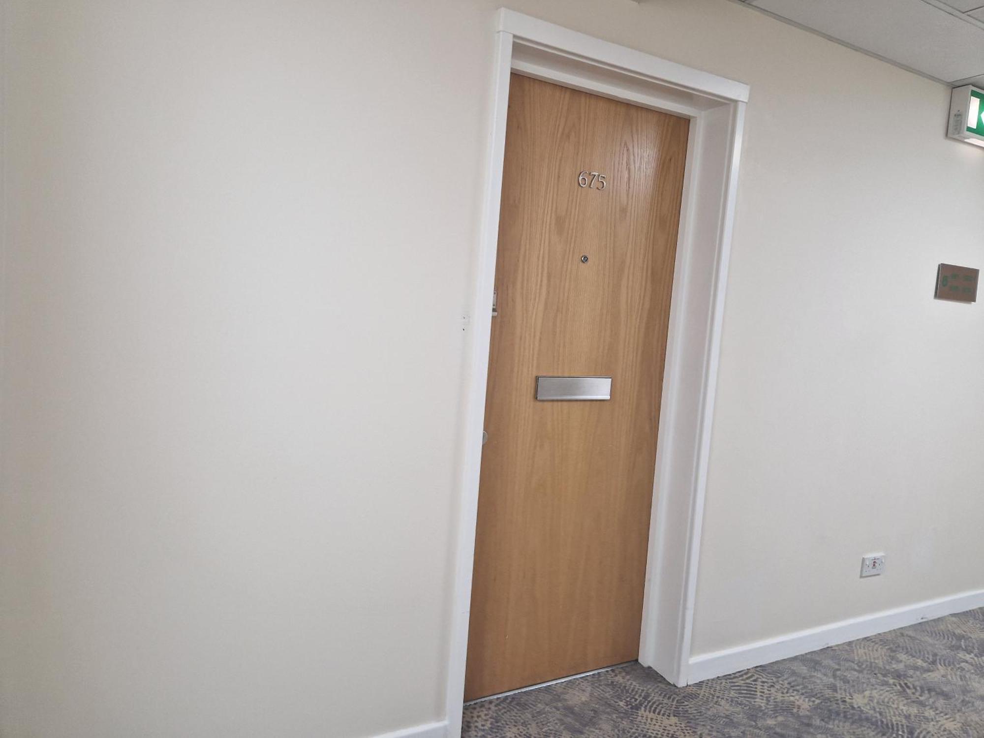 Large 1 Bed Flat Near Hyde Park Leilighet *