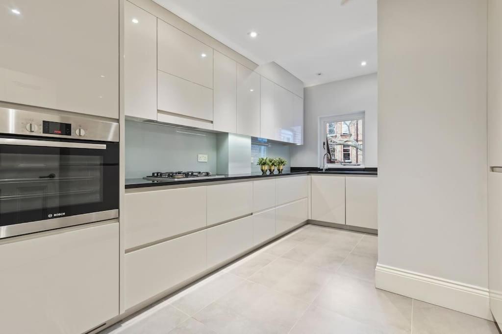 Luxury 3 Bed Flat In Kensington Apartment
