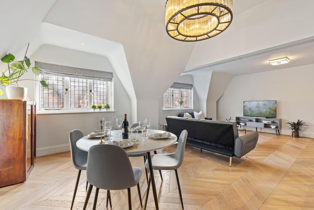 Luxury 3 Bed Flat In Kensington * London