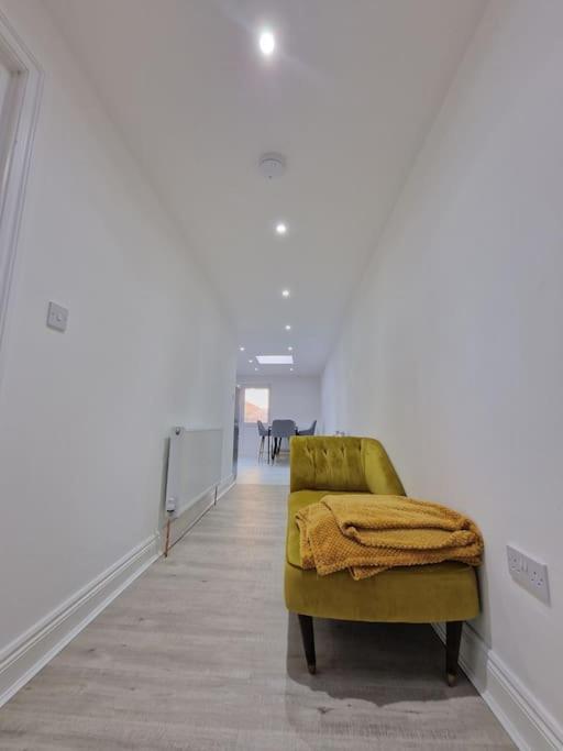 Leilighet Modern Flat On Lea Bridge Road.