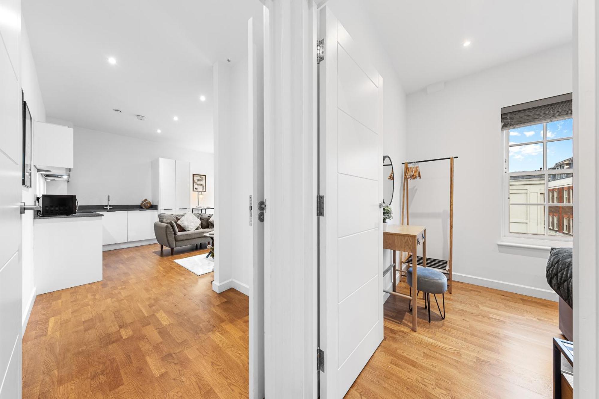 Lägenhet Modern One Bedroom Flat - Near Heathrow, Windsor Castle, Thorpe Park - Staines Tw18
