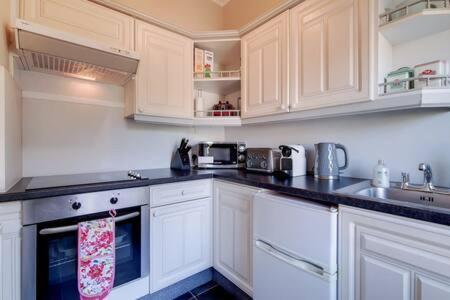 Spacious Ealing Broadway Lejlighed